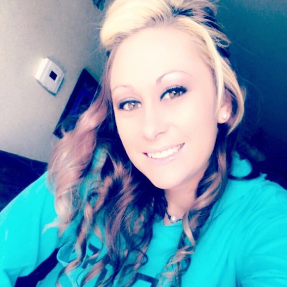 Meet your Posher, Michelle - Picture 3 of 4